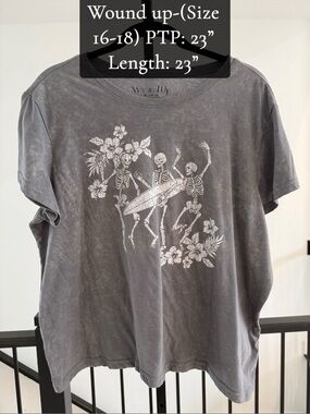 Wound Up Gray Tee with White Floral Chest Print